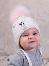 Шапка детская с меховым помпоном Mialt Буся, белая фото 1 &mdash; MamaEmma.ru